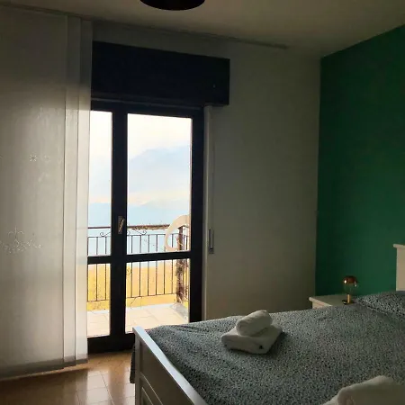Agriturismo La Sorgente グラヴェドーナ