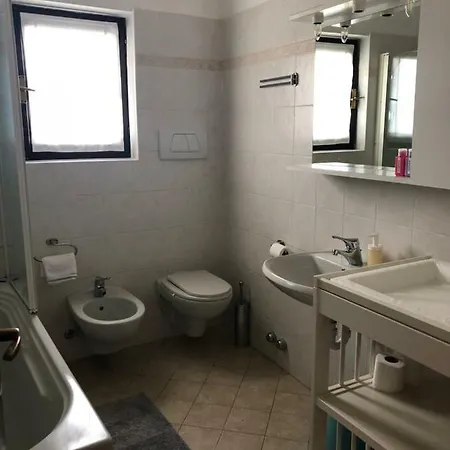 Agriturismo La Sorgente アパートホテル *