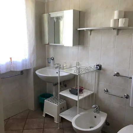 Agriturismo La Sorgente アパートホテル グラヴェドーナ